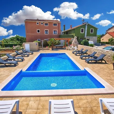 Apartment Fuer 5 Personen Ca 55 Qm In Fazana-surida, Istrien Istrische Riviera *